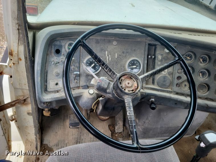 image for item DQ3812 1986 Ford LT9000 ready mix truck