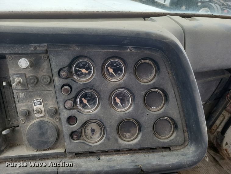 image for item DQ3812 1986 Ford LT9000 ready mix truck