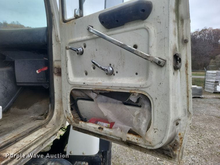 image for item DQ3812 1986 Ford LT9000 ready mix truck