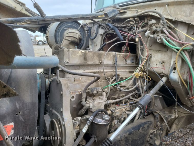 image for item DQ3812 1986 Ford LT9000 ready mix truck