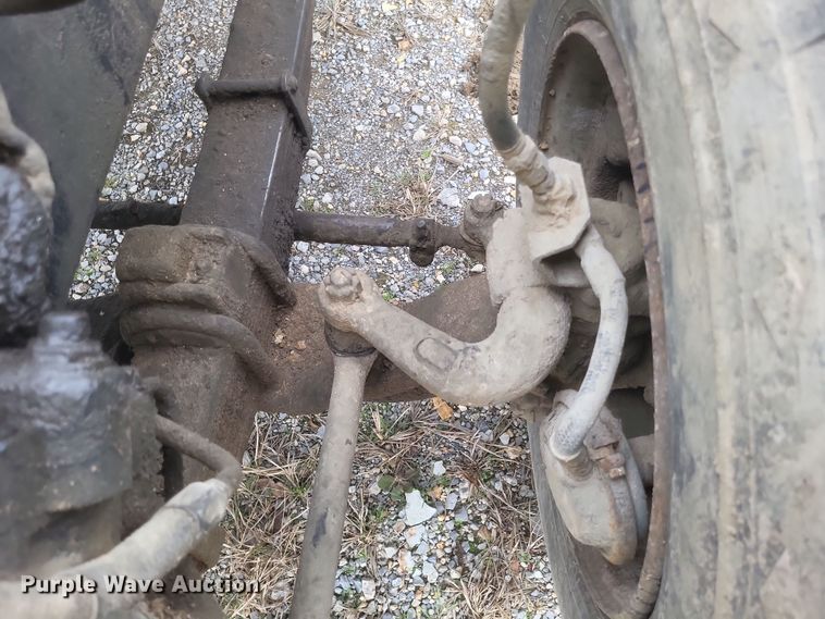 image for item DQ3812 1986 Ford LT9000 ready mix truck