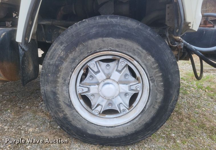 image for item DQ3812 1986 Ford LT9000 ready mix truck