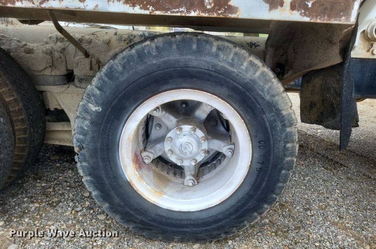 image for item DQ3812 1986 Ford LT9000 ready mix truck