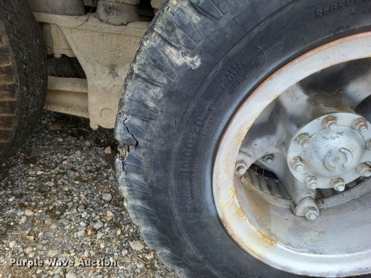 image for item DQ3812 1986 Ford LT9000 ready mix truck