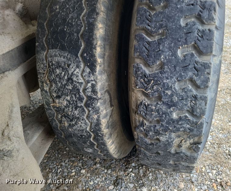 image for item DQ3812 1986 Ford LT9000 ready mix truck