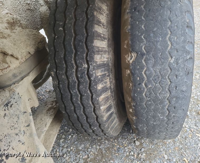 image for item DQ3812 1986 Ford LT9000 ready mix truck