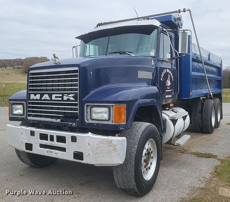 image for item DQ3814 1990 Mack CH600 dump truck