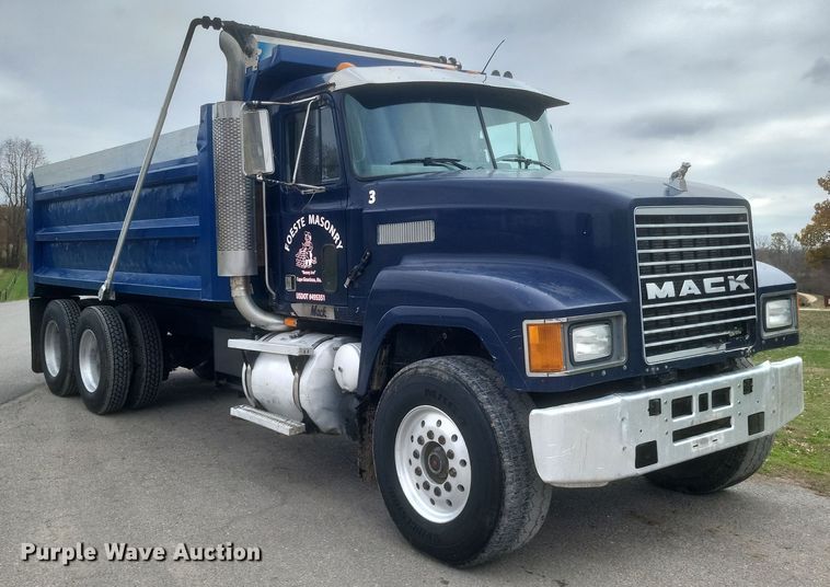 image for item DQ3814 1990 Mack CH600 dump truck