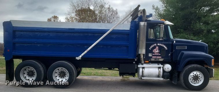 image for item DQ3814 1990 Mack CH600 dump truck