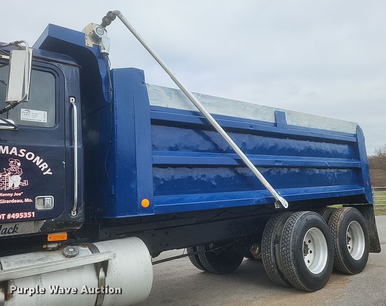 image for item DQ3814 1990 Mack CH600 dump truck