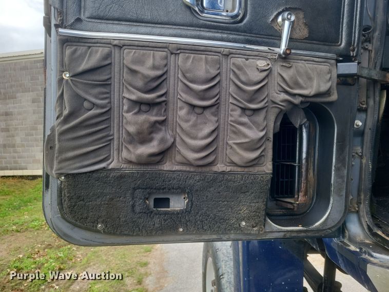 image for item DQ3814 1990 Mack CH600 dump truck