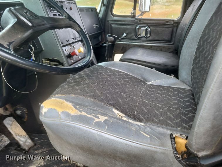 image for item DQ3814 1990 Mack CH600 dump truck