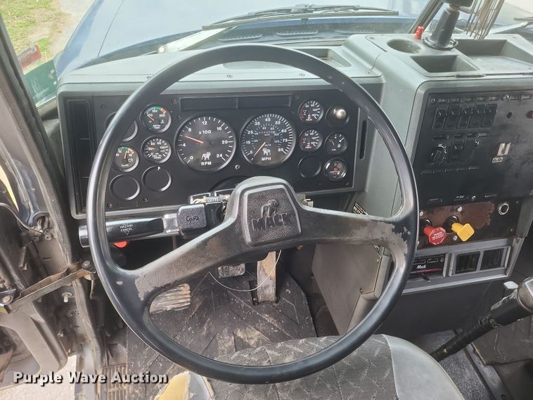 image for item DQ3814 1990 Mack CH600 dump truck