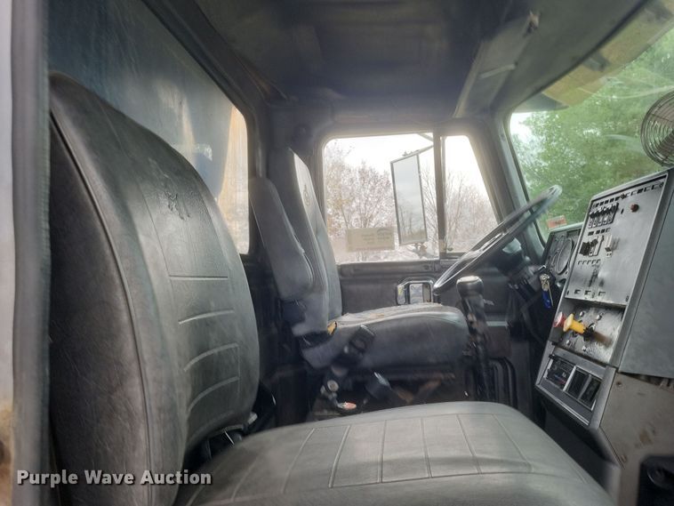 image for item DQ3814 1990 Mack CH600 dump truck