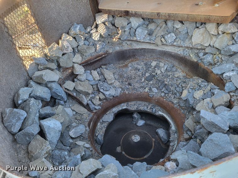 image for item DQ3838 Fab Tec crushing plant