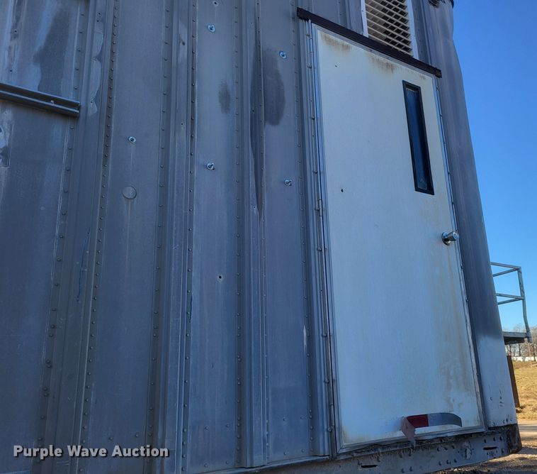 image for item DQ3839 Caterpillar  SR4B generator trailer