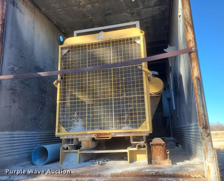 image for item DQ3839 Caterpillar  SR4B generator trailer