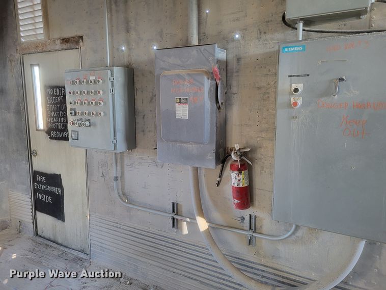 image for item DQ3839 Caterpillar  SR4B generator trailer