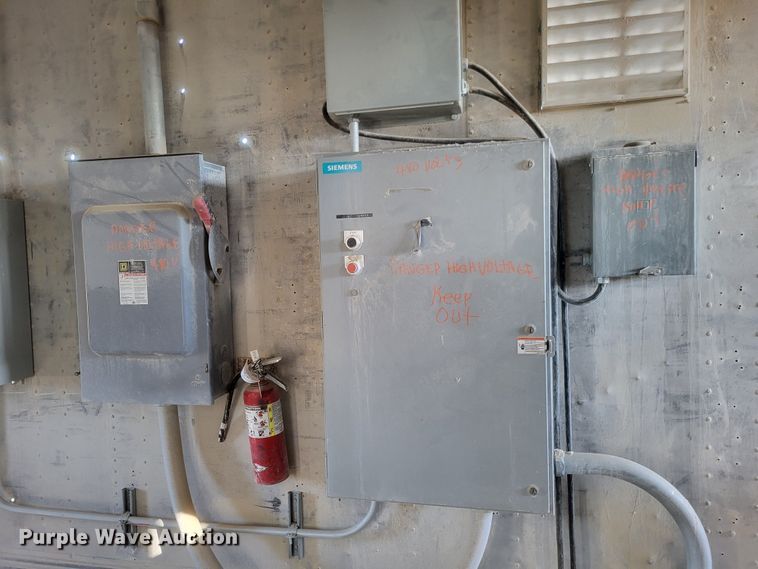 image for item DQ3839 Caterpillar  SR4B generator trailer