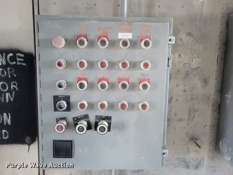 image for item DQ3839 Caterpillar  SR4B generator trailer