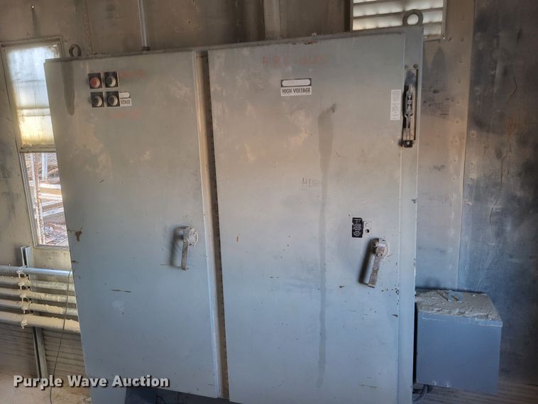 image for item DQ3839 Caterpillar  SR4B generator trailer