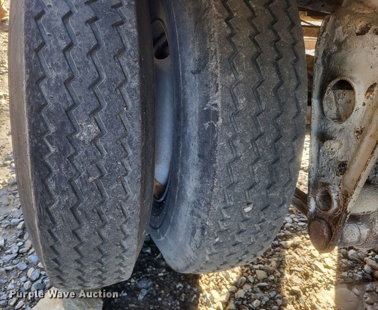 image for item DQ3839 Caterpillar  SR4B generator trailer