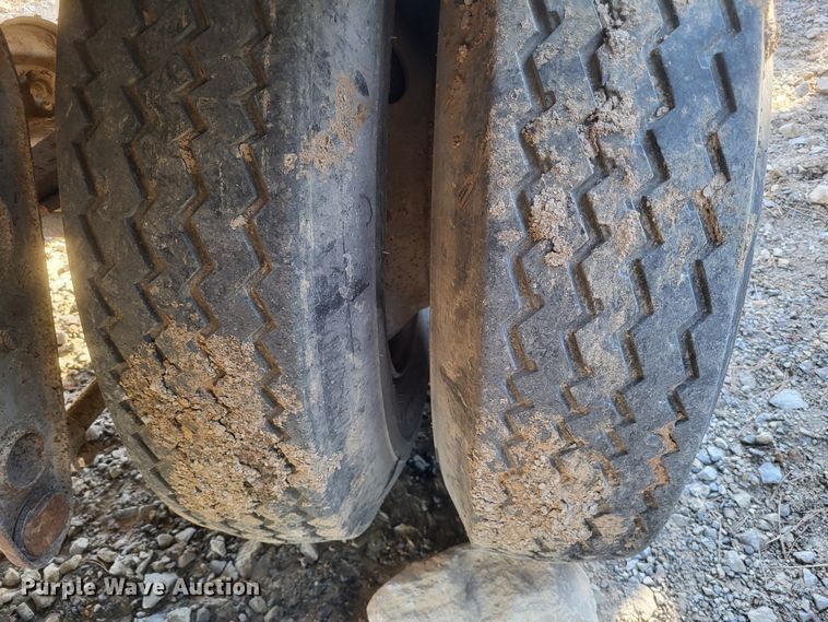 image for item DQ3839 Caterpillar  SR4B generator trailer