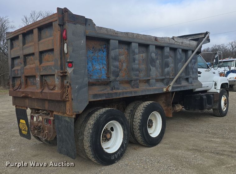 image for item DQ5330 1995 GMC TopKick C8500 dump truck