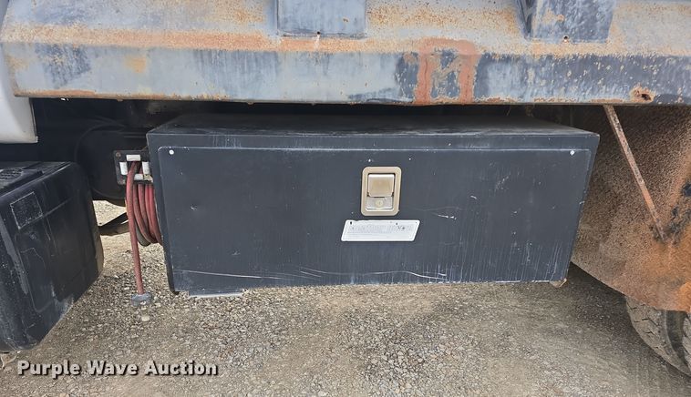 image for item DQ5330 1995 GMC TopKick C8500 dump truck