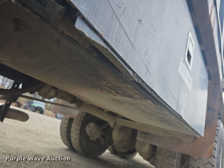 image for item DQ5330 1995 GMC TopKick C8500 dump truck