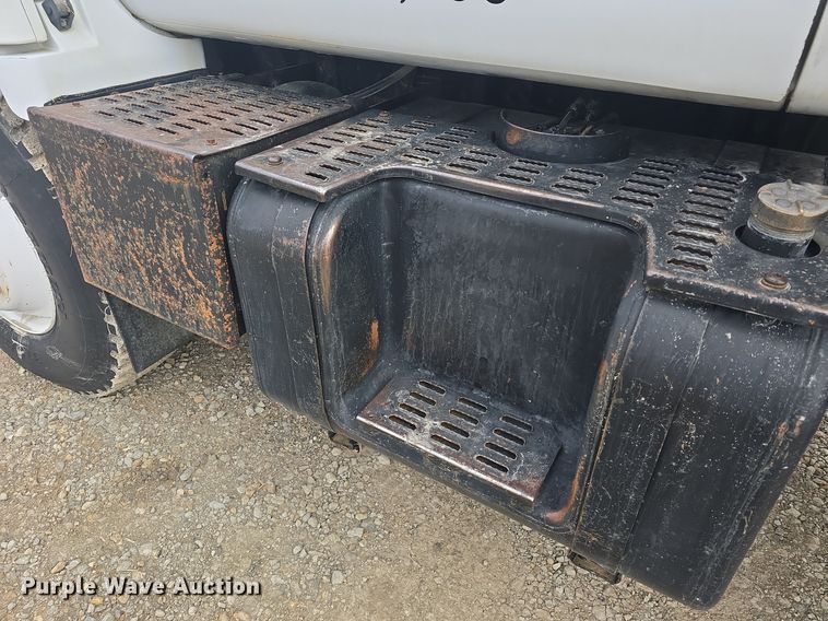 image for item DQ5330 1995 GMC TopKick C8500 dump truck