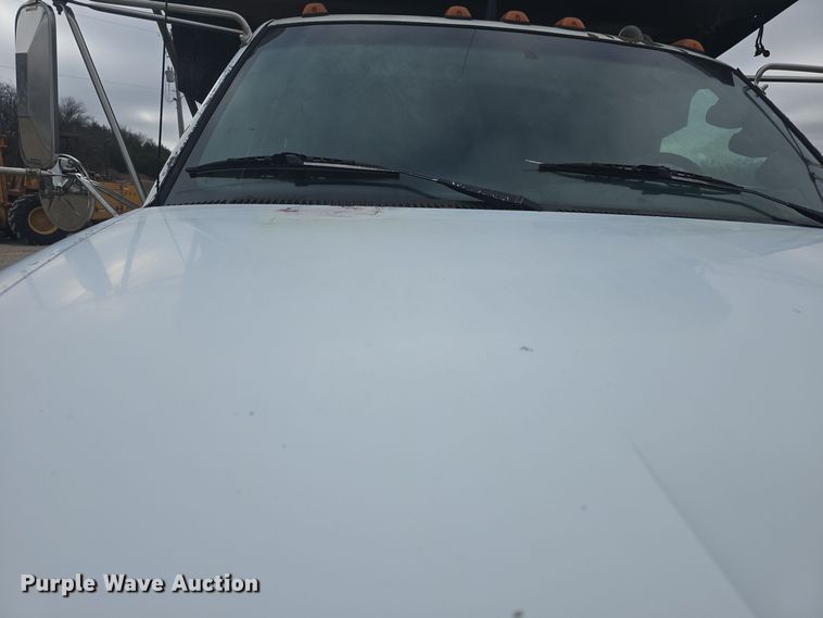 image for item DQ5330 1995 GMC TopKick C8500 dump truck