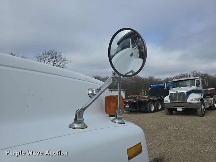 image for item DQ5330 1995 GMC TopKick C8500 dump truck