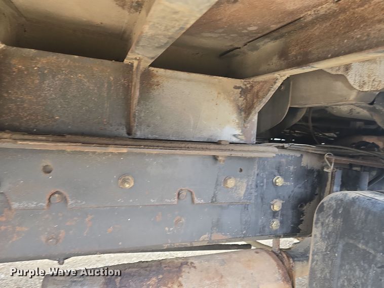 image for item DQ5330 1995 GMC TopKick C8500 dump truck