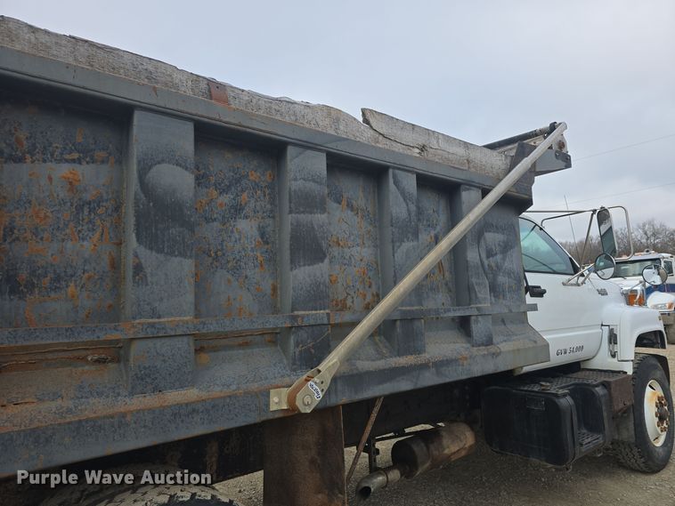 image for item DQ5330 1995 GMC TopKick C8500 dump truck