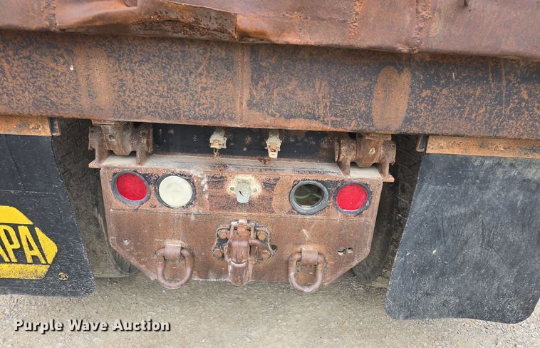 image for item DQ5330 1995 GMC TopKick C8500 dump truck