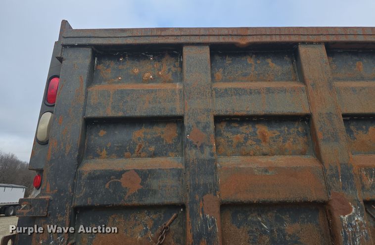 image for item DQ5330 1995 GMC TopKick C8500 dump truck