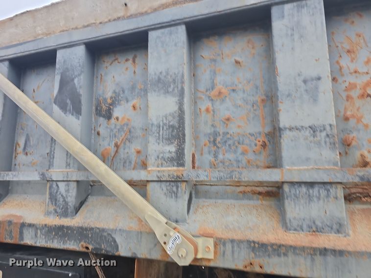 image for item DQ5330 1995 GMC TopKick C8500 dump truck