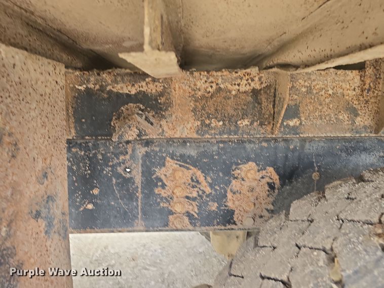 image for item DQ5330 1995 GMC TopKick C8500 dump truck