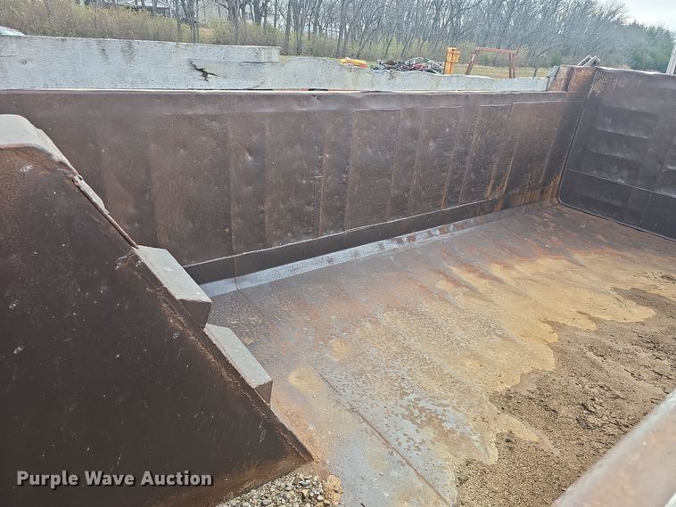 image for item DQ5330 1995 GMC TopKick C8500 dump truck