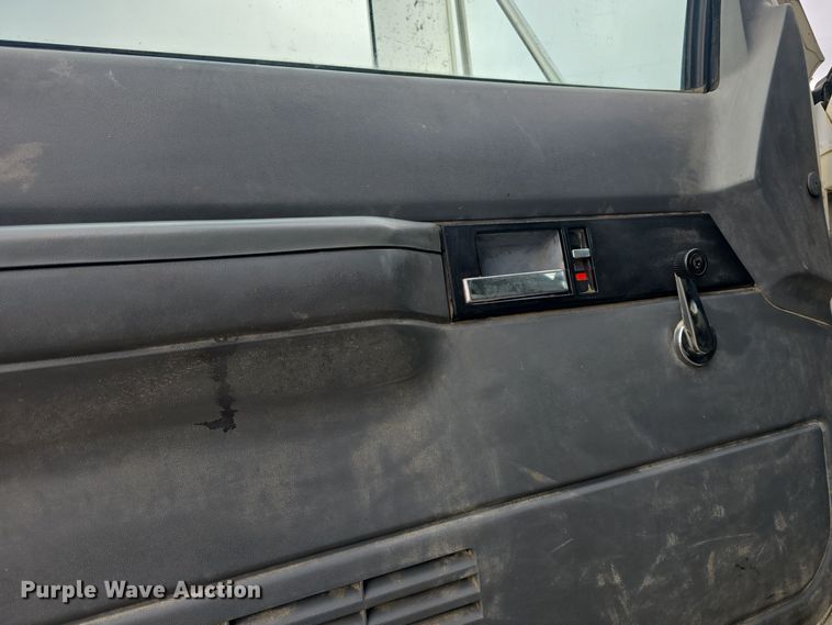 image for item DQ5330 1995 GMC TopKick C8500 dump truck