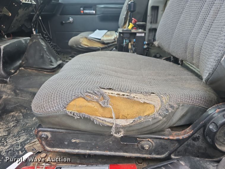 image for item DQ5330 1995 GMC TopKick C8500 dump truck