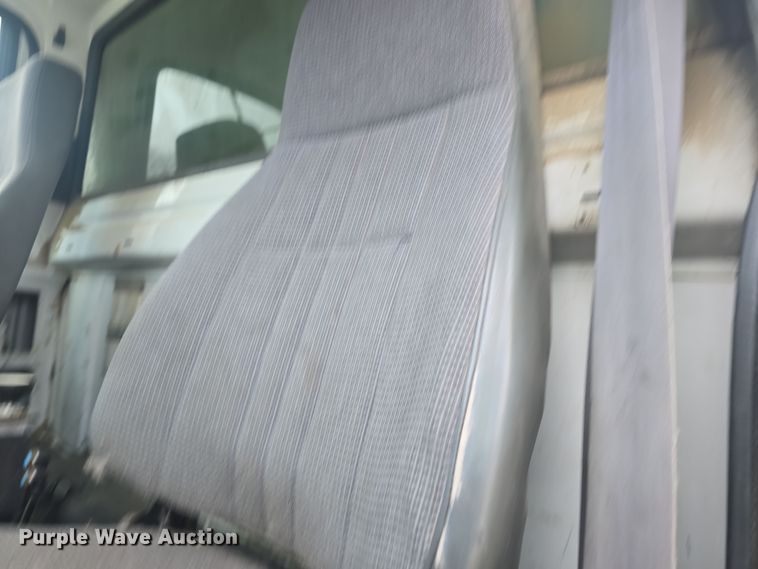 image for item DQ5330 1995 GMC TopKick C8500 dump truck