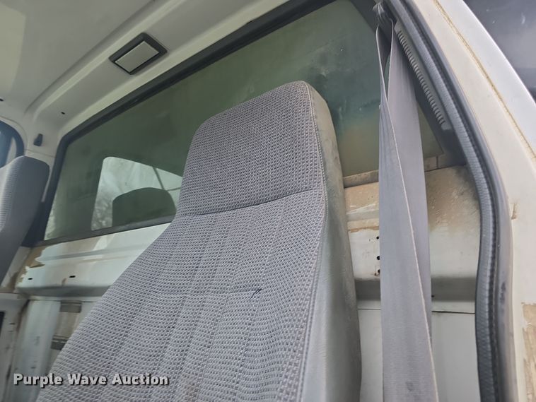 image for item DQ5330 1995 GMC TopKick C8500 dump truck