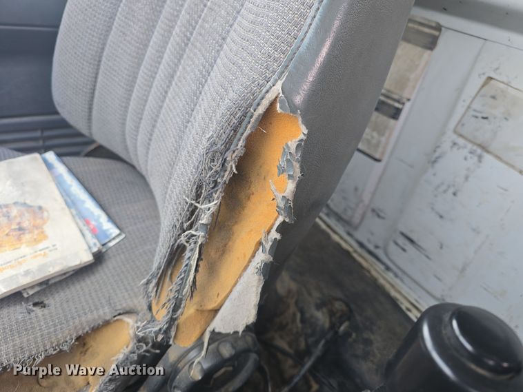 image for item DQ5330 1995 GMC TopKick C8500 dump truck