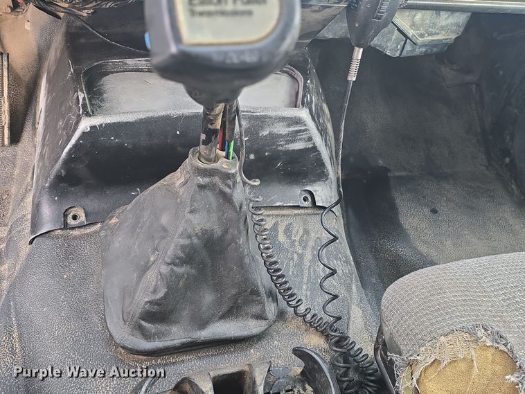 image for item DQ5330 1995 GMC TopKick C8500 dump truck