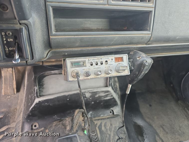 image for item DQ5330 1995 GMC TopKick C8500 dump truck