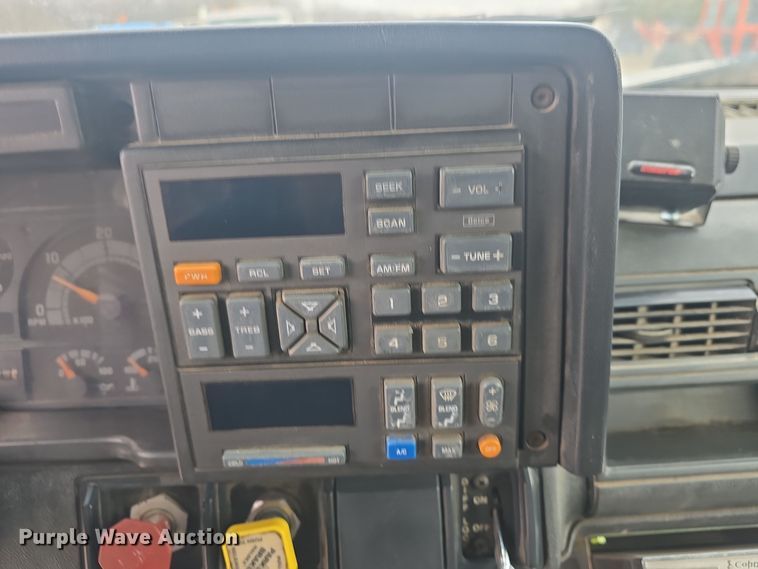 image for item DQ5330 1995 GMC TopKick C8500 dump truck