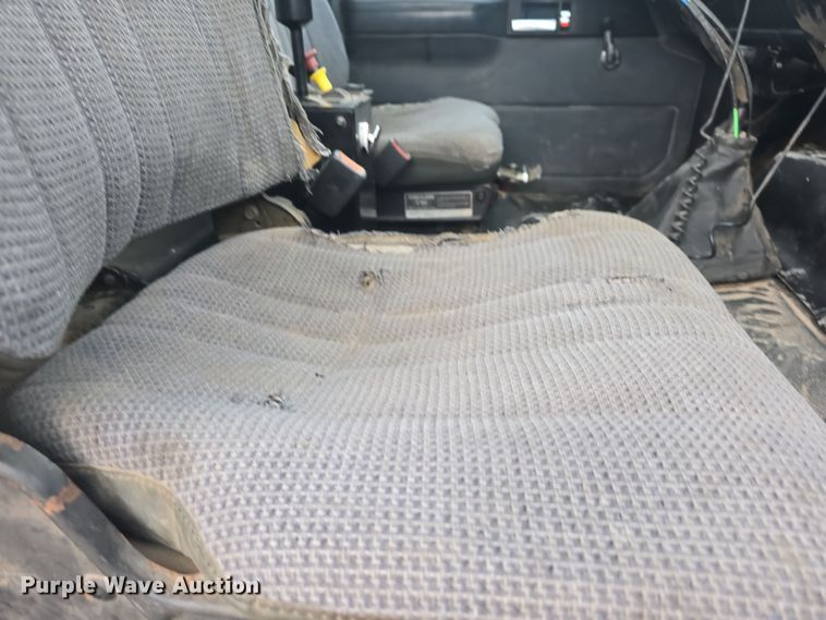 image for item DQ5330 1995 GMC TopKick C8500 dump truck