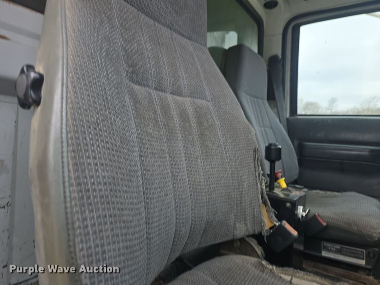 image for item DQ5330 1995 GMC TopKick C8500 dump truck